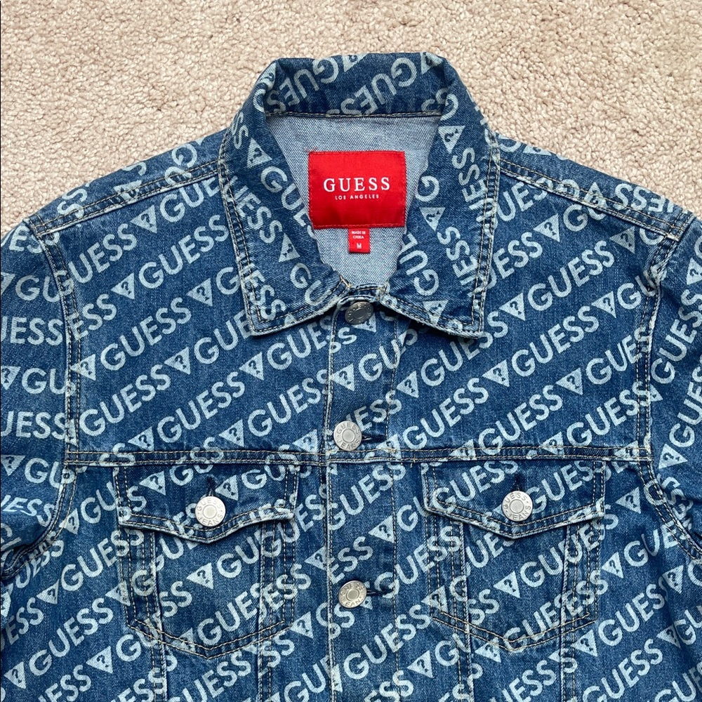 VINTAGE Guess Logo Patterned Blue Denim Jacket - Picture 2 of 10
